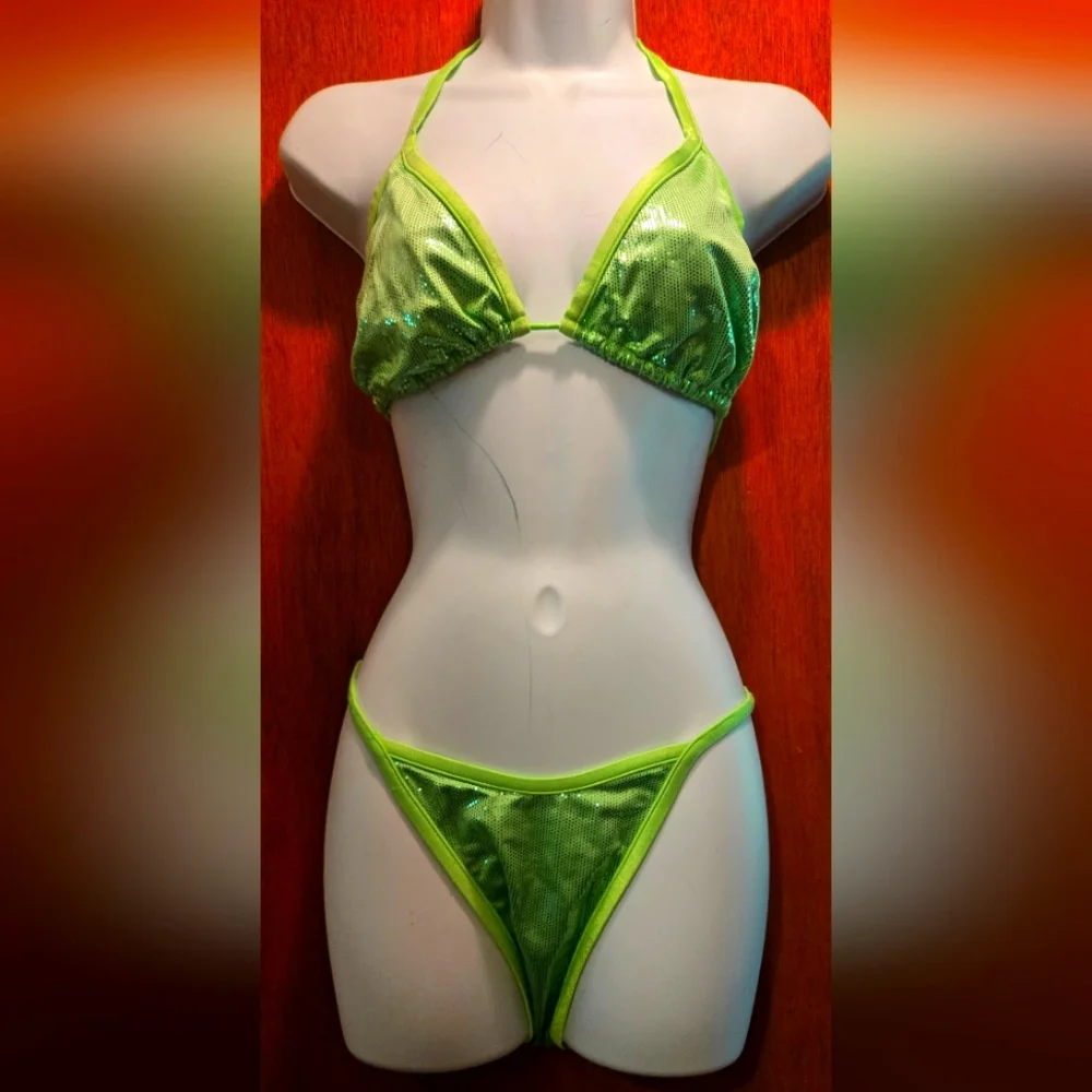 VENUS chartreuse/lime green Sparkly Brazilian cut bikini new no tags SzM/D - Picture 1 of 13